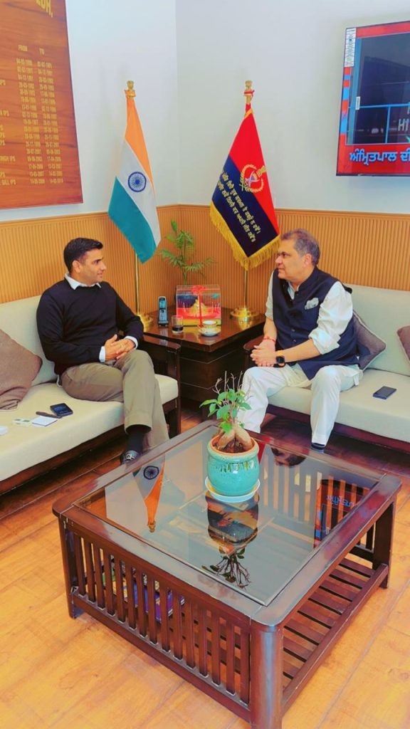 MP Sanjeev Arora held a meeting with Traffic Commissioner CP Chahal. MP Sanjeev Arora held a meeting with CP Chahal regarding traffic